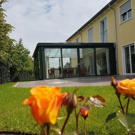 Hotel Gaestehaus Staudenschloss Mickhausen