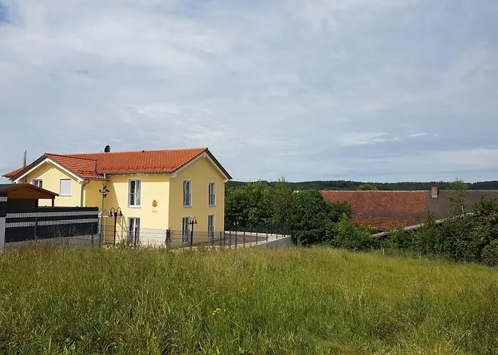 Gaestehaus Staudenschloss Отель *