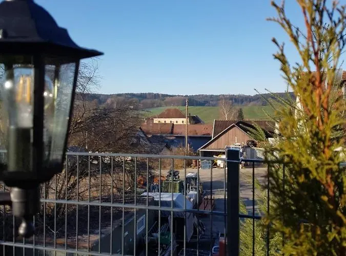 Gaestehaus Staudenschloss Отель *