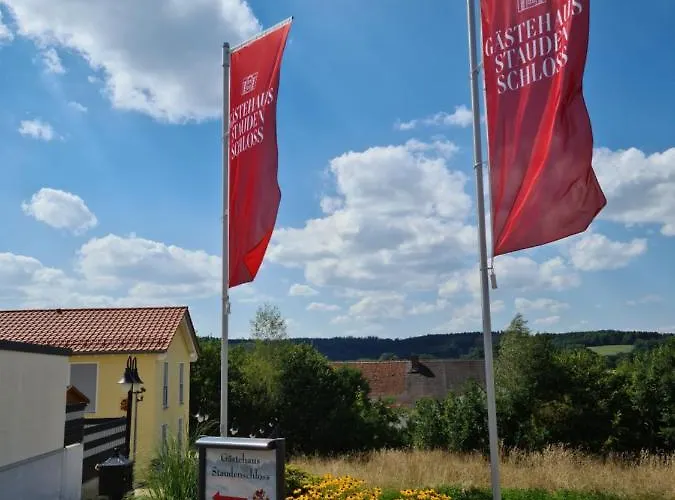 Отель Gaestehaus Staudenschloss
